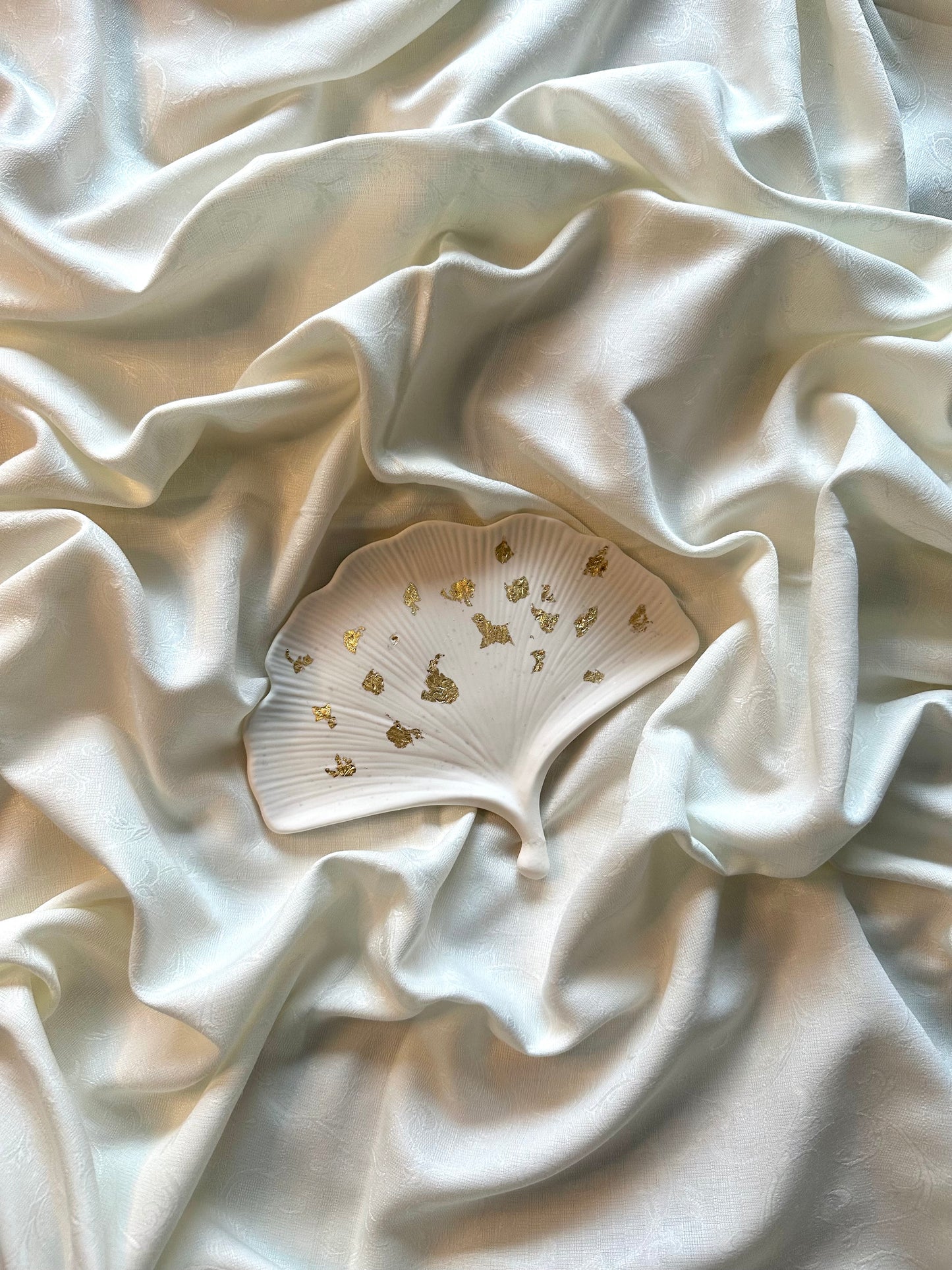 The Leaf Tray Beige With Gold Details
