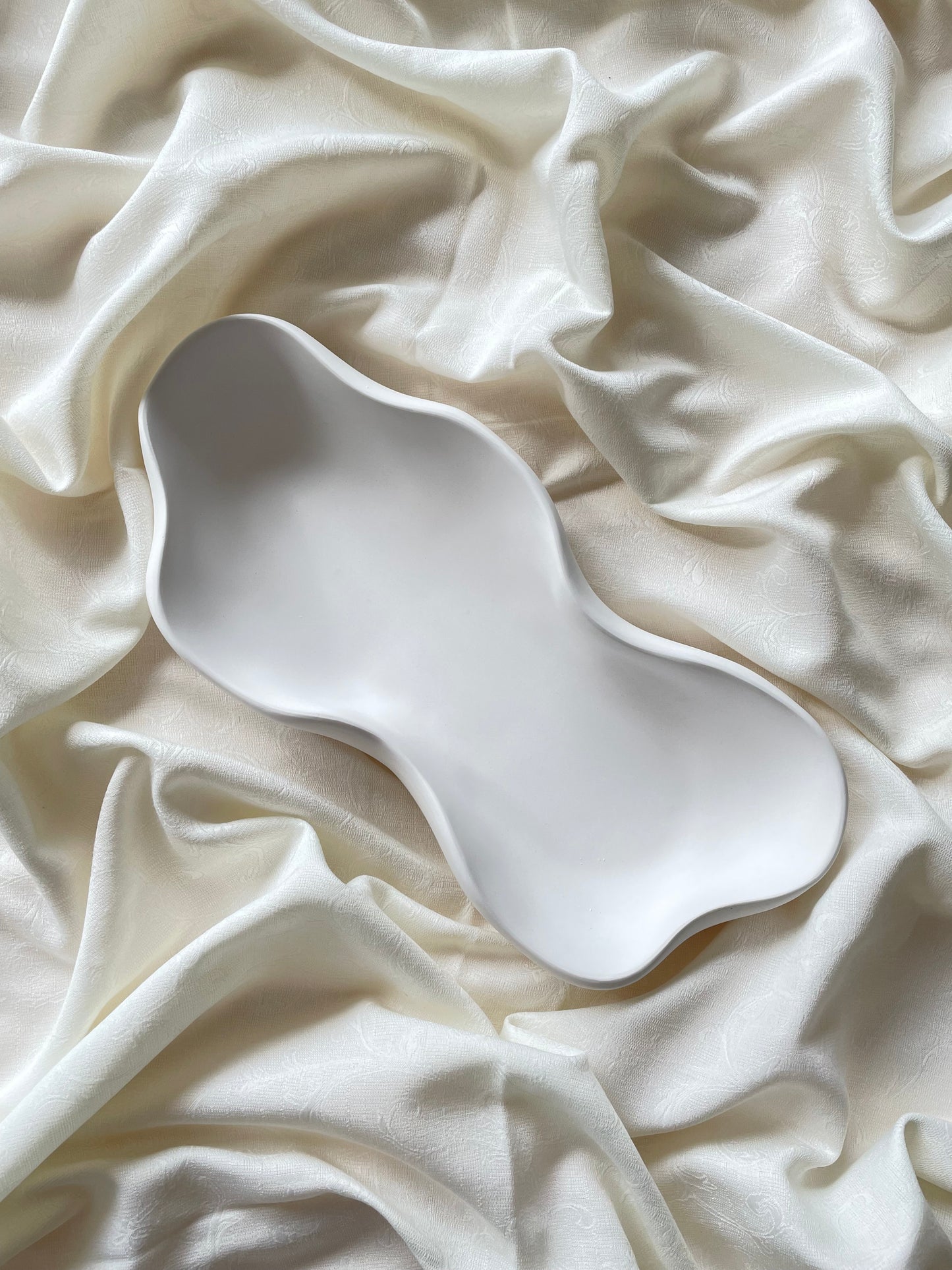 The Wavy Curve Tray